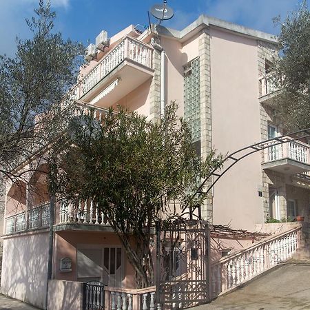 Guest House Almond Bečići Ngoại thất bức ảnh
