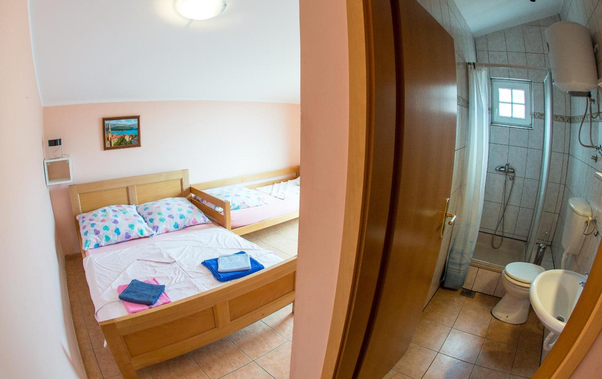 Guest House Almond Bečići Phòng bức ảnh