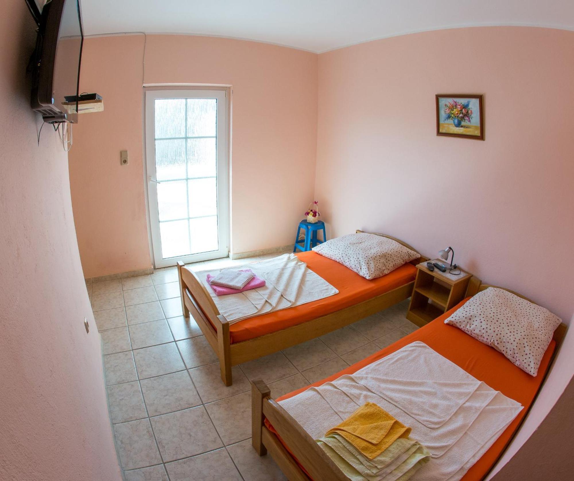 Guest House Almond Bečići Phòng bức ảnh