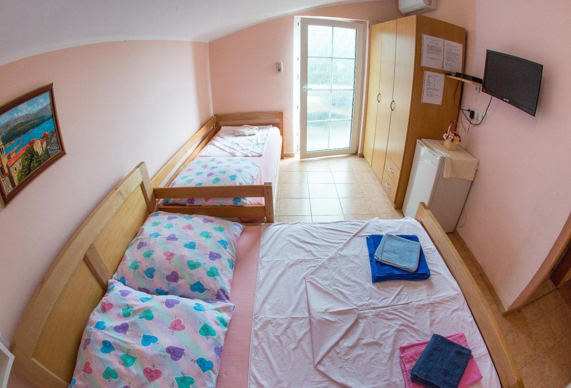 Guest House Almond Bečići Ngoại thất bức ảnh