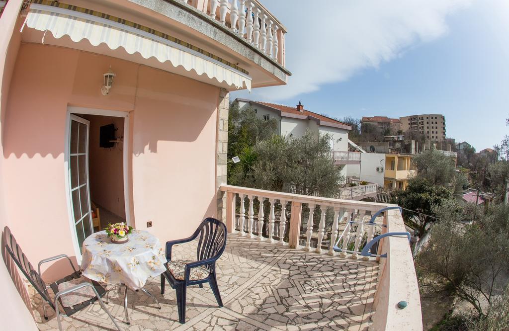 Guest House Almond Bečići Phòng bức ảnh