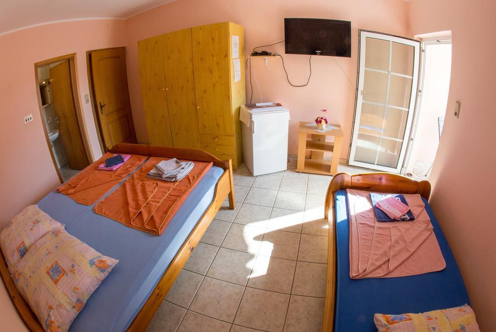 Guest House Almond Bečići Ngoại thất bức ảnh