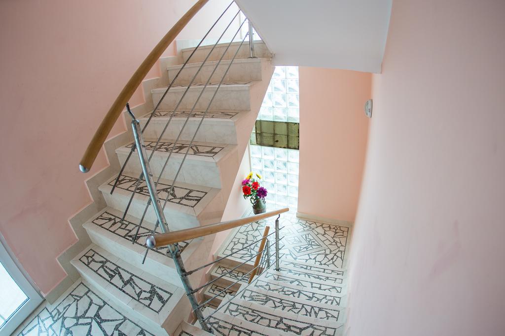 Guest House Almond Bečići Ngoại thất bức ảnh