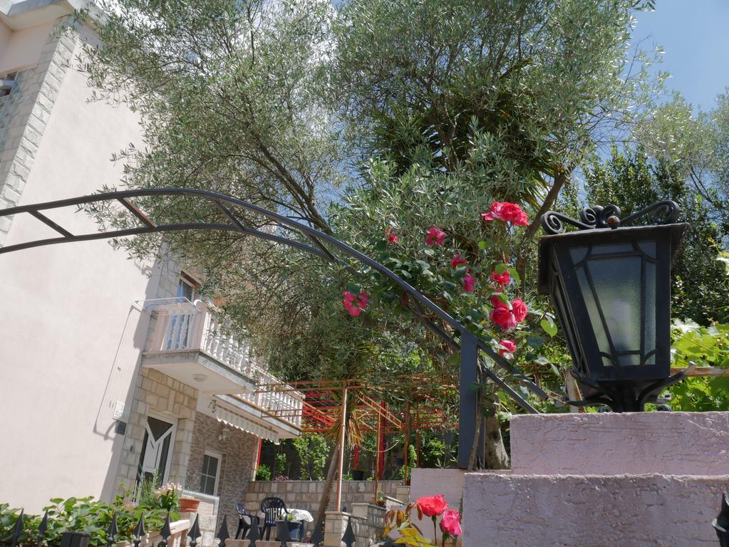 Guest House Almond Bečići Ngoại thất bức ảnh