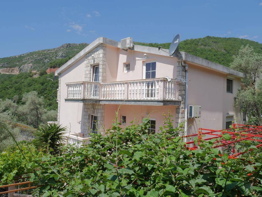 Guest House Almond Bečići Ngoại thất bức ảnh